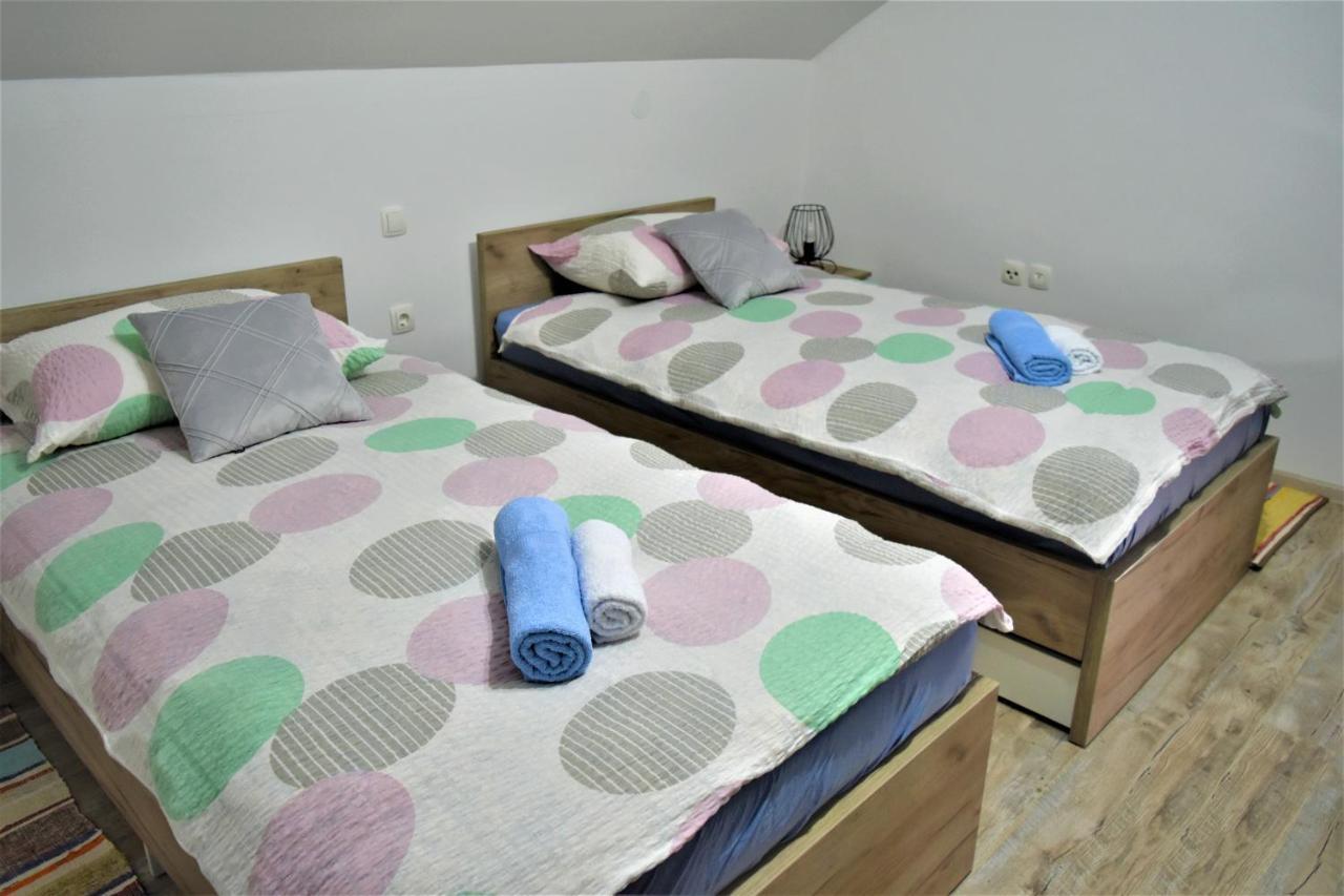 Guest House Tonka Otočac Buitenkant foto